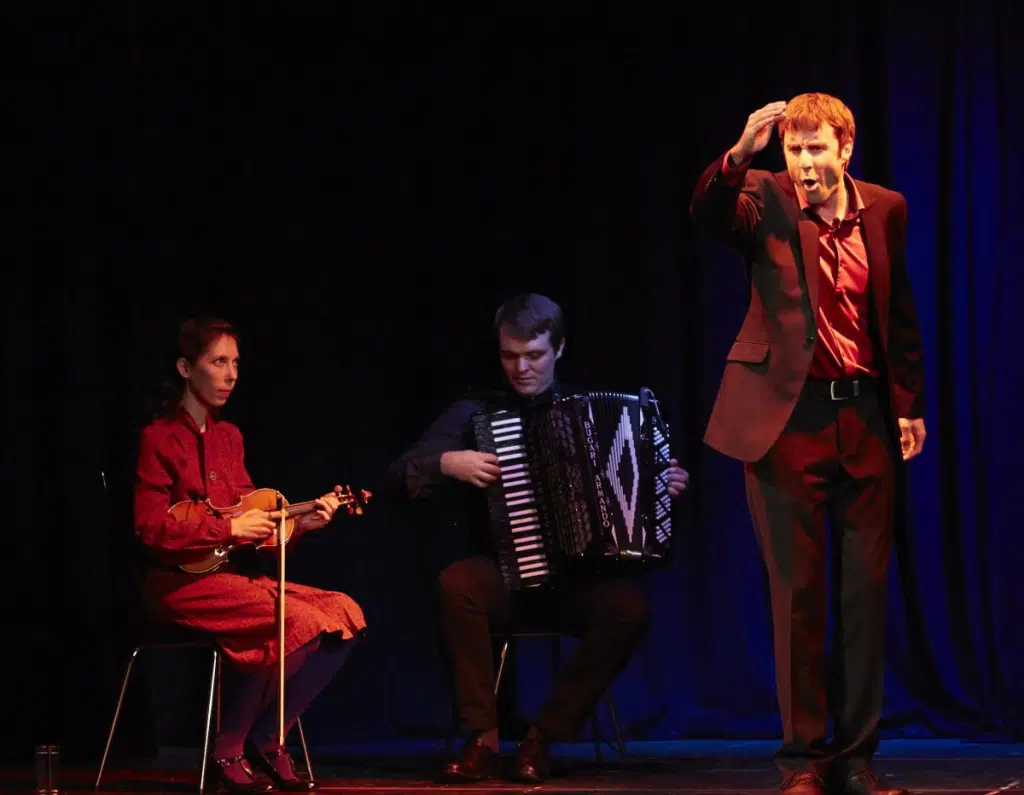 storyteller Dominic Kelly and folk musicans Bridget Marsden and Leif Ottosson